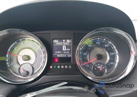 2016 Chrysler Town & Country Touring из США, поврежденный, VIN 2C4RC1BG8GR166734